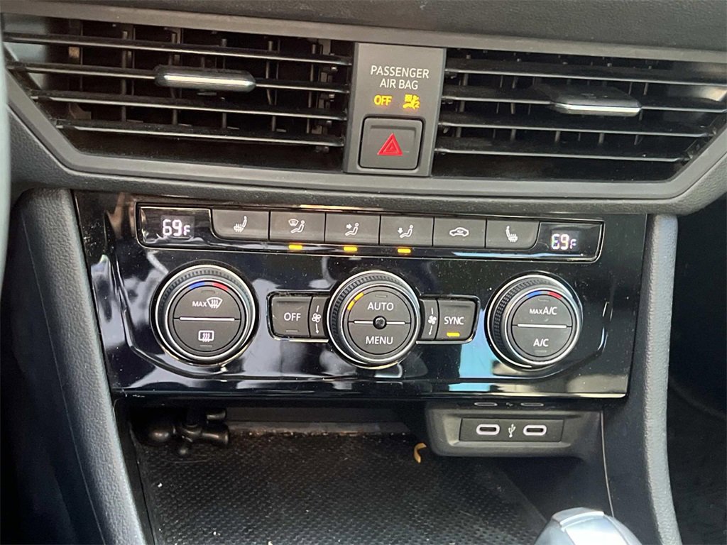 Used 2020 Volkswagen Jetta SE image 19