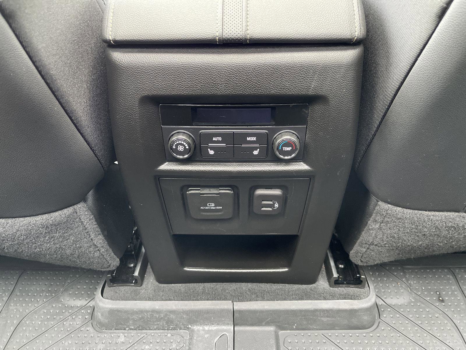 Used 2023 Chevrolet Traverse Premier w/ LPO, Floor Liner Package AWD/4WD image 45