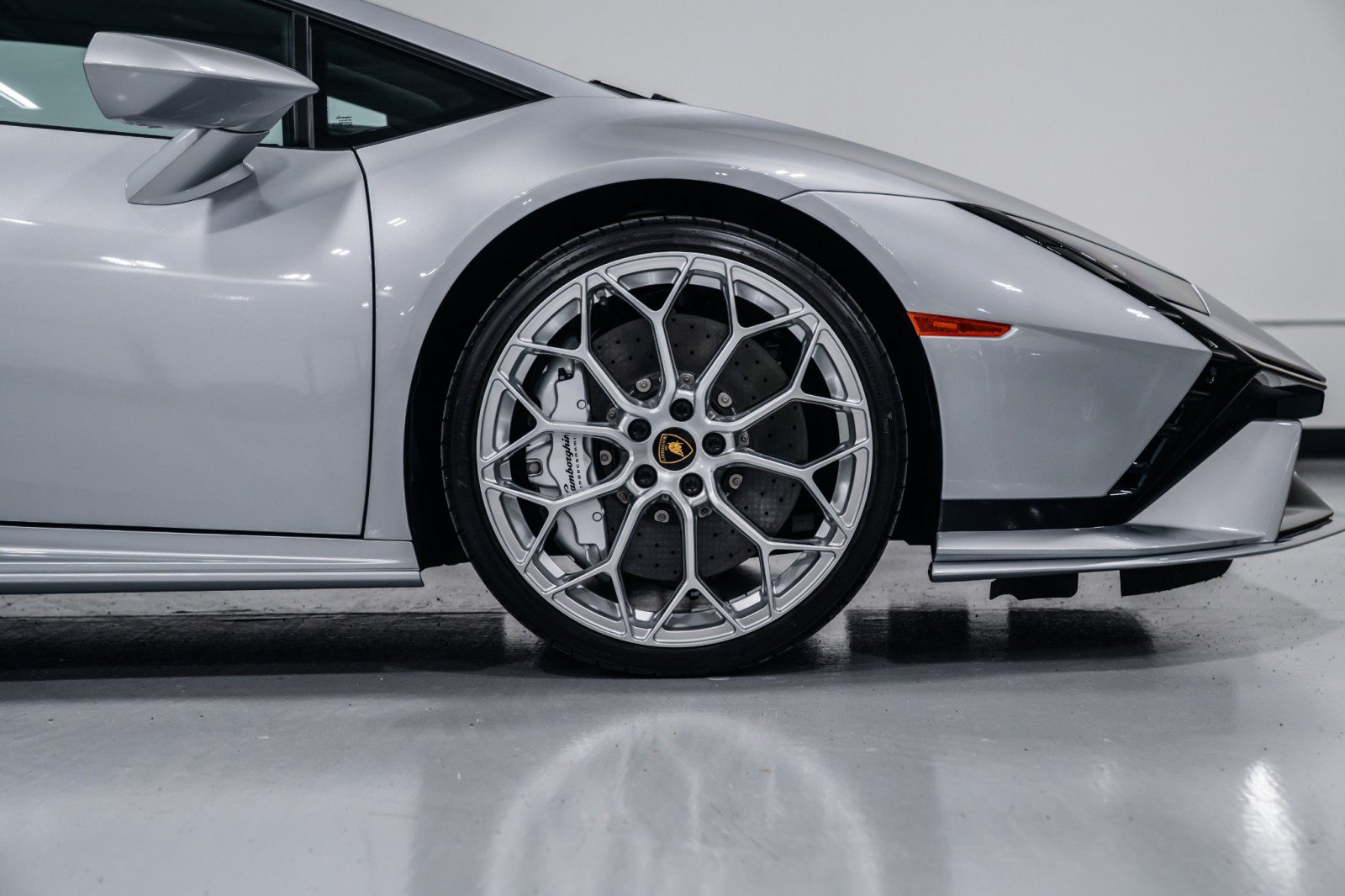 Used 2023 Lamborghini Huracan Tecnica RWD image 36
