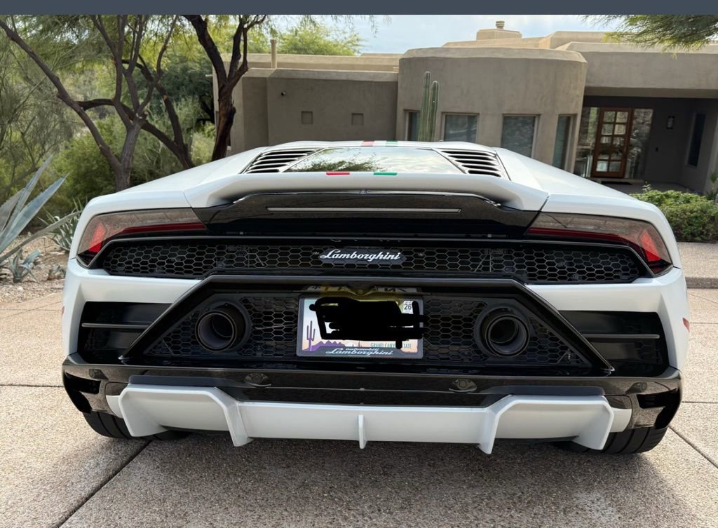 Used 2021 Lamborghini Huracan EVO image 6