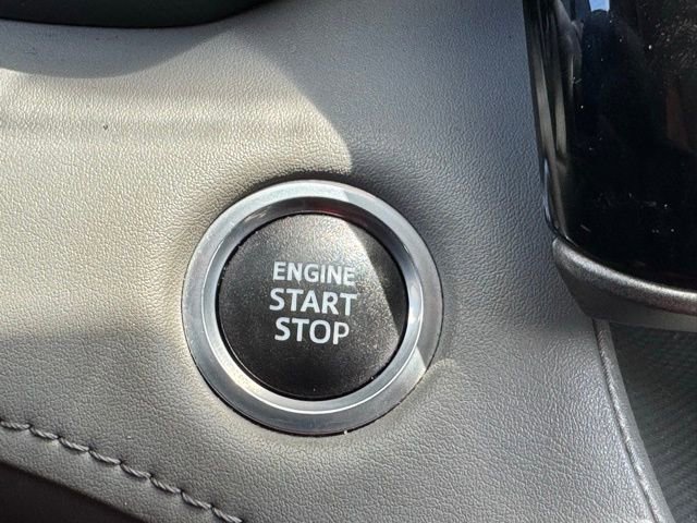 Used 2021 Toyota Highlander XLE AWD/4WD image 26