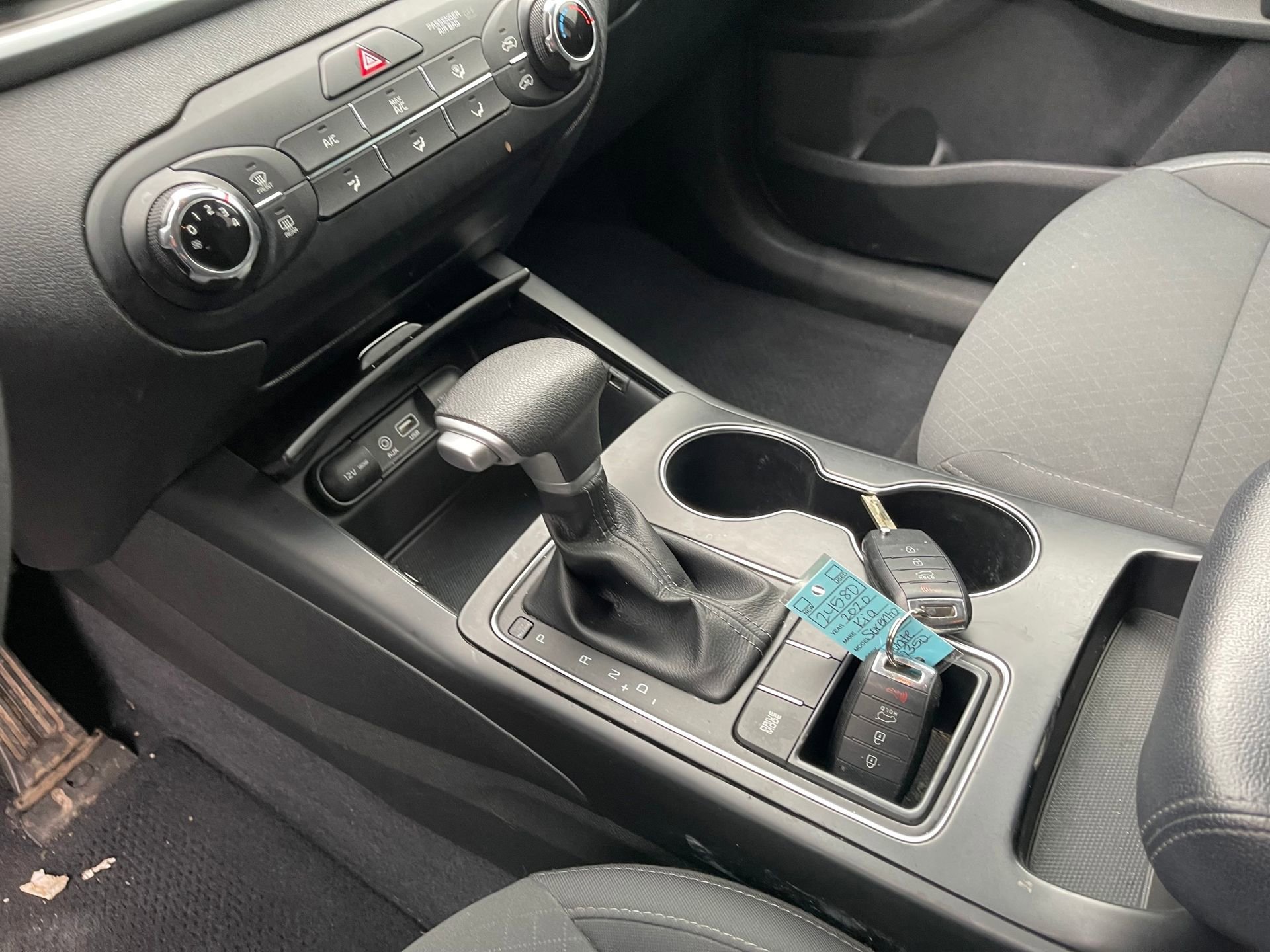 Used 2020 Kia Sorento LX image 18