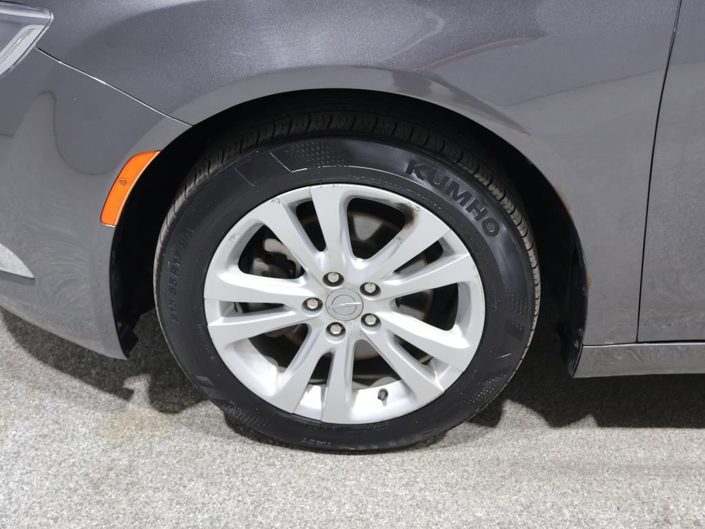 Used 2015 Chrysler 200 Limited w/ Convenience Group FWD image 9