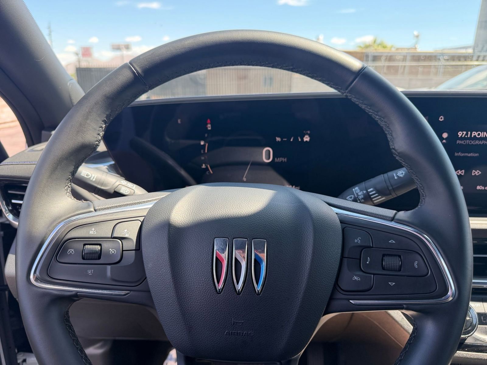 Used 2025 Buick Envista Sport Touring image 25