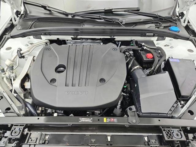 Certified 2025 Volvo V60 B5 Cross Country Plus AWD/4WD image 29