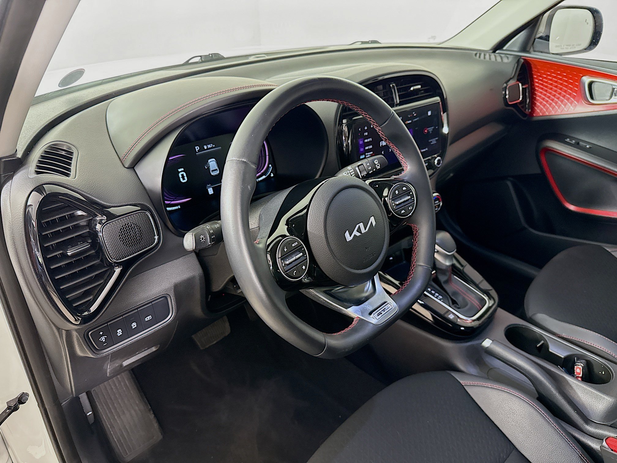Used 2023 Kia Soul GT-Line FWD image 8