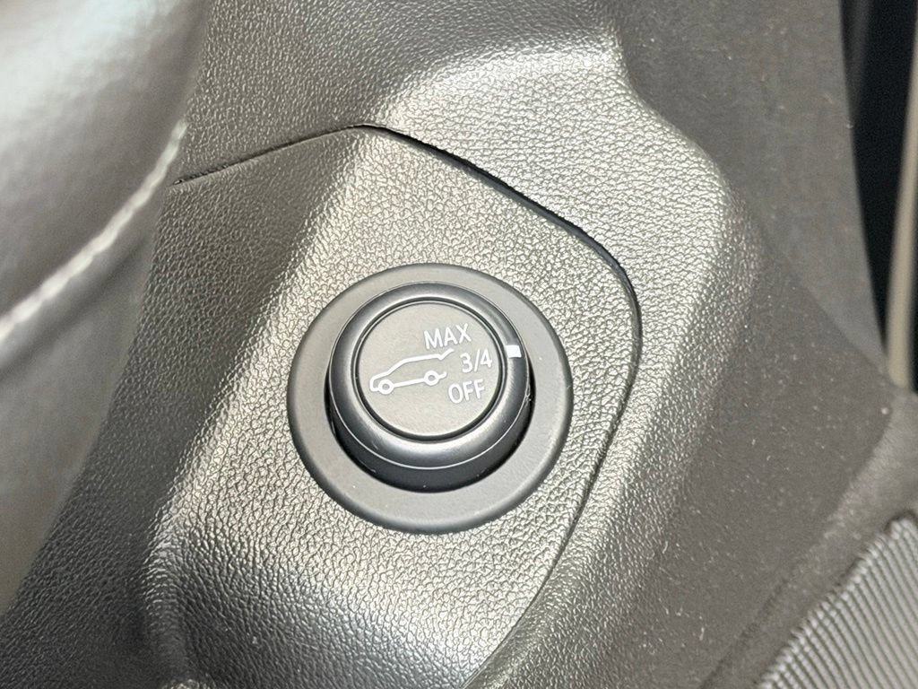 Used 2022 GMC Terrain SLE w/ Driver Convenience Package AWD/4WD image 12