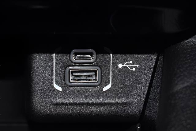 New 2026 Jeep Compass Limited w/ Sun, Sound & Navigation Group AWD/4WD image 17