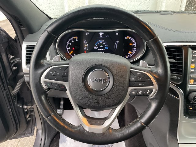 Used 2015 Jeep Grand Cherokee Overland w/ Advanced Technology Group AWD/4WD image 25