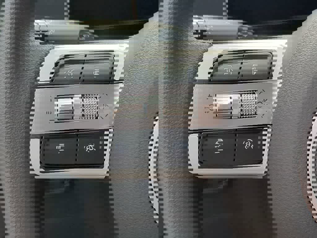 New 2026 Hyundai Tucson SE image 24