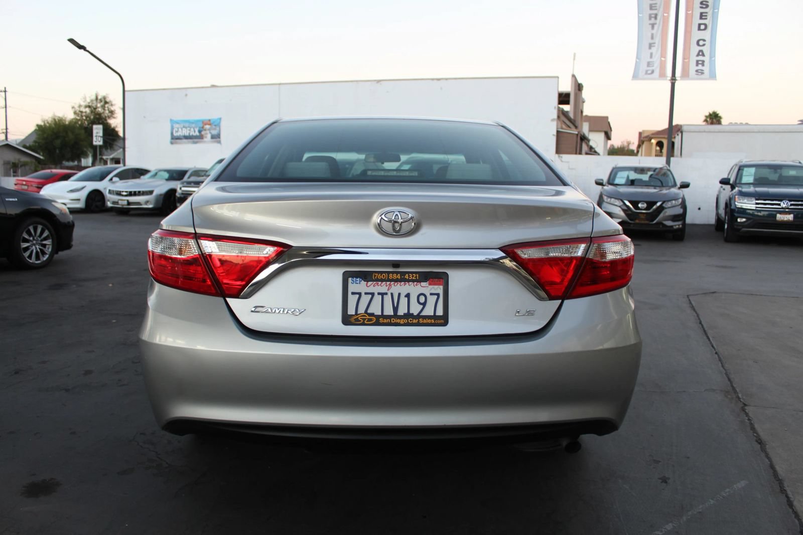 Used 2017 Toyota Camry LE FWD image 4