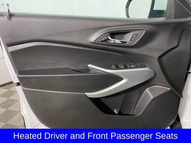 Used 2025 Chevrolet Trax LS w/ LS Convenience Package FWD image 12