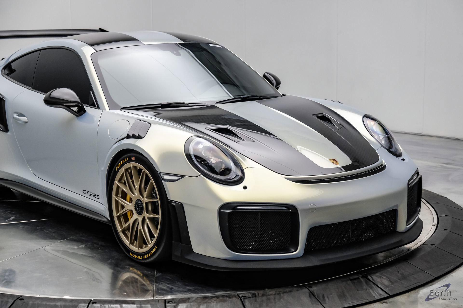 Used 2018 Porsche 911 GT2 RS w/ Weissach Package RWD image 32