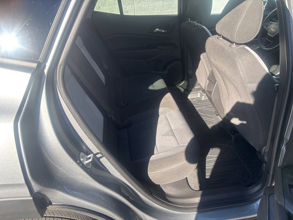 Used 2025 Chevrolet Trax LS image 16