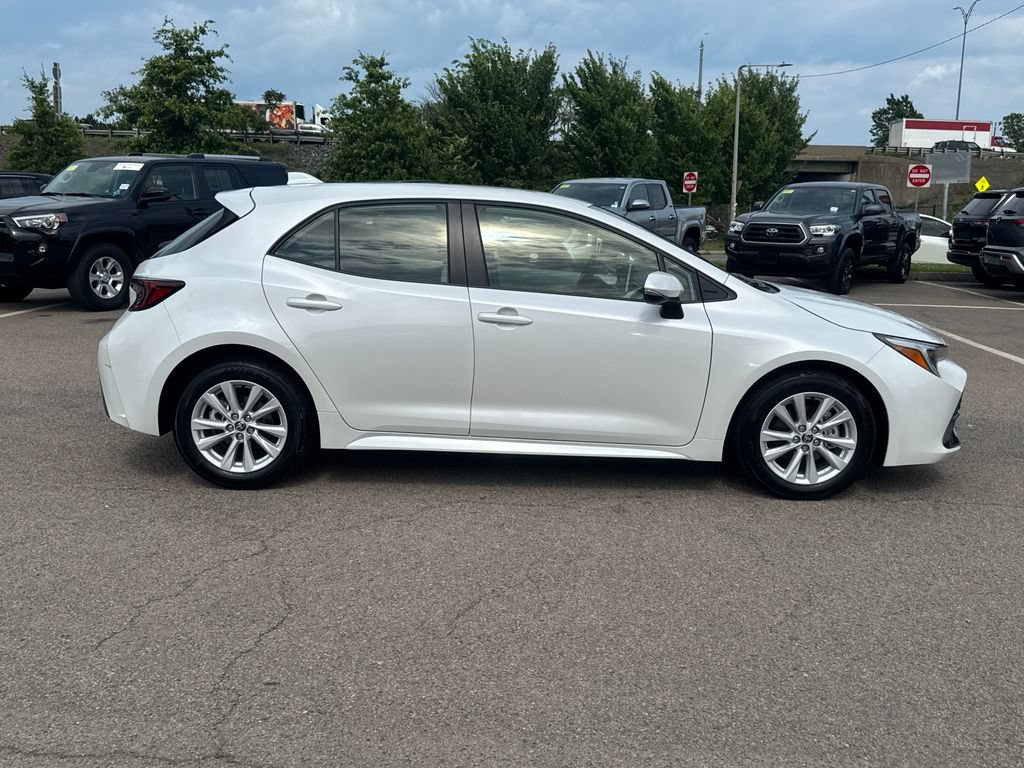 Used 2025 Toyota Corolla Hatchback FWD image 9