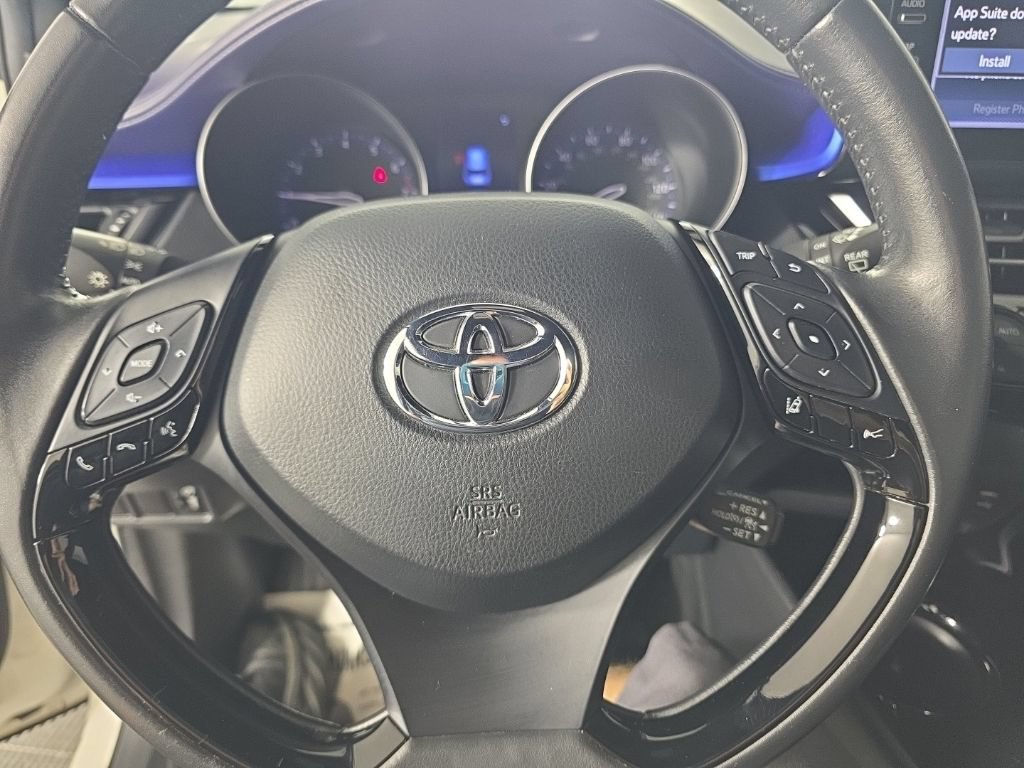 Used 2020 Toyota C-HR XLE FWD image 24