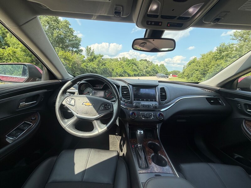 Used 2014 Chevrolet Impala LT w/ Convenience Package FWD image 9