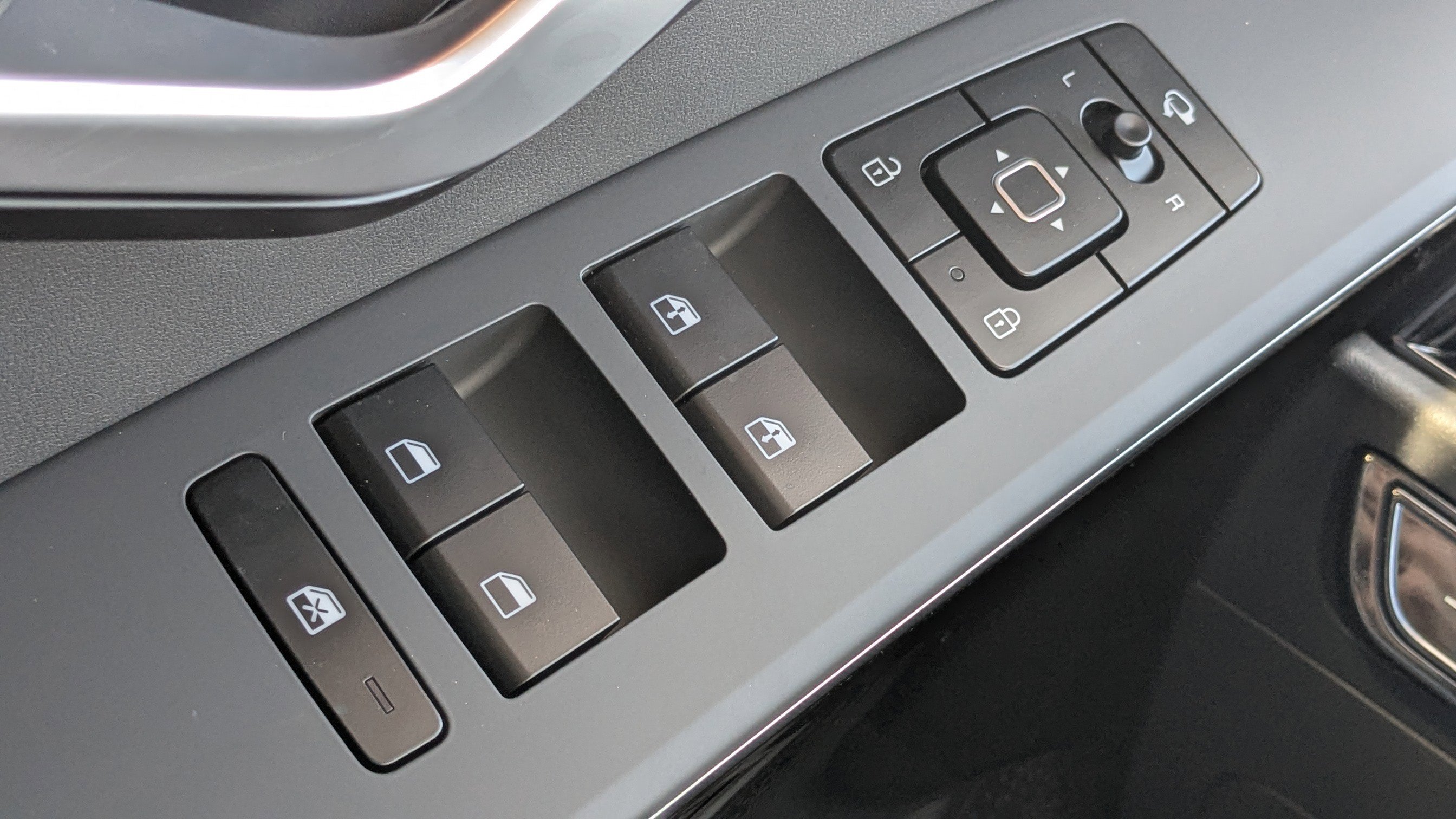 New 2025 Kia Niro SX image 30