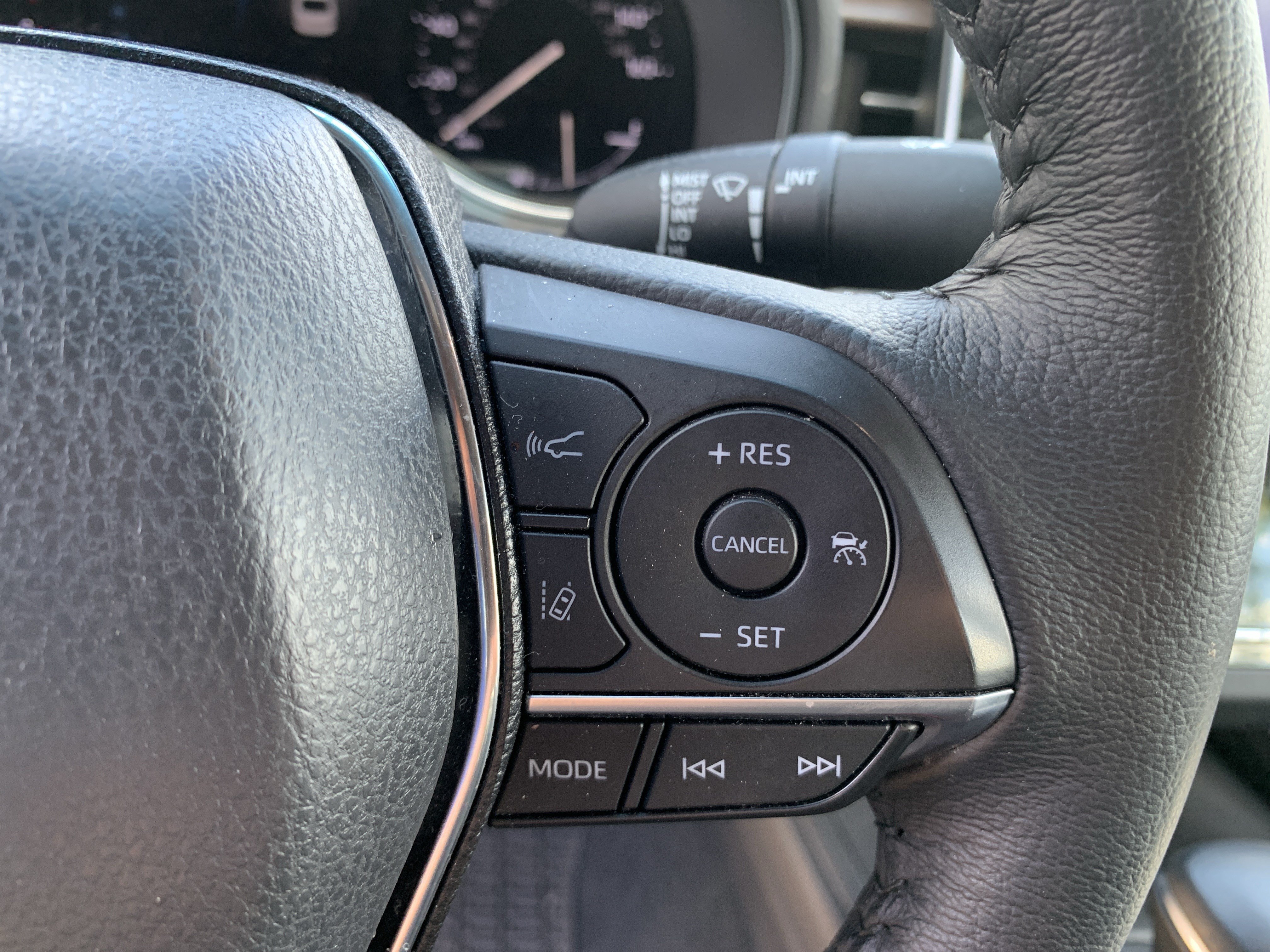 Used 2022 Toyota Avalon XLE FWD image 20