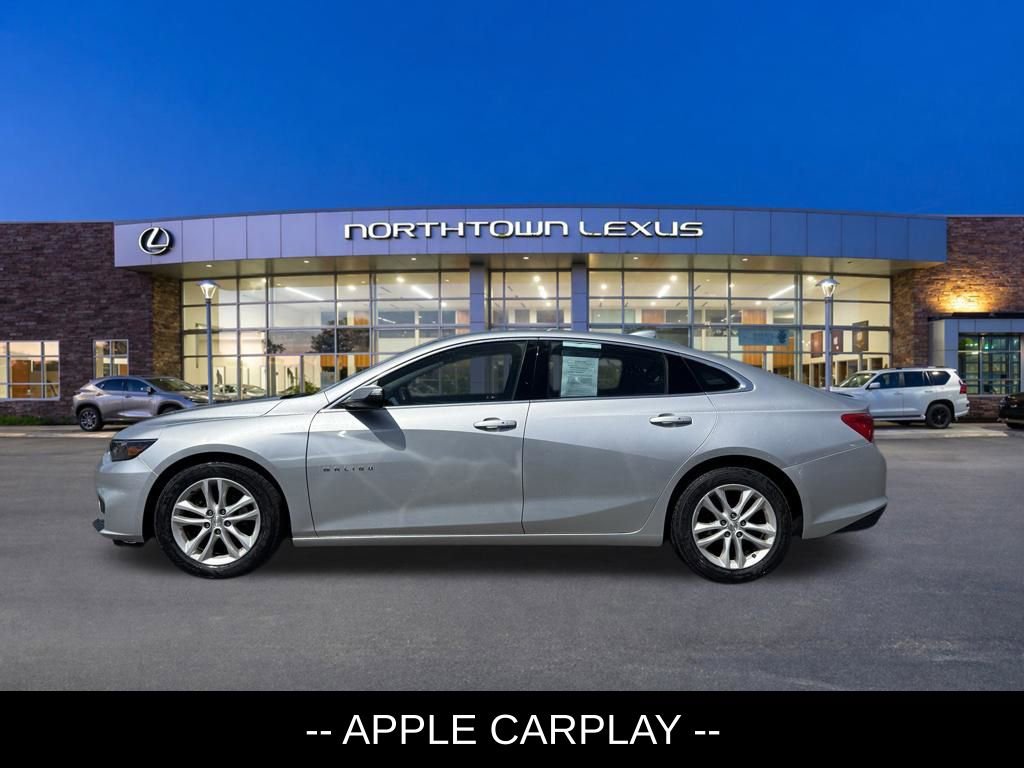 Used 2018 Chevrolet Malibu LT FWD image 2
