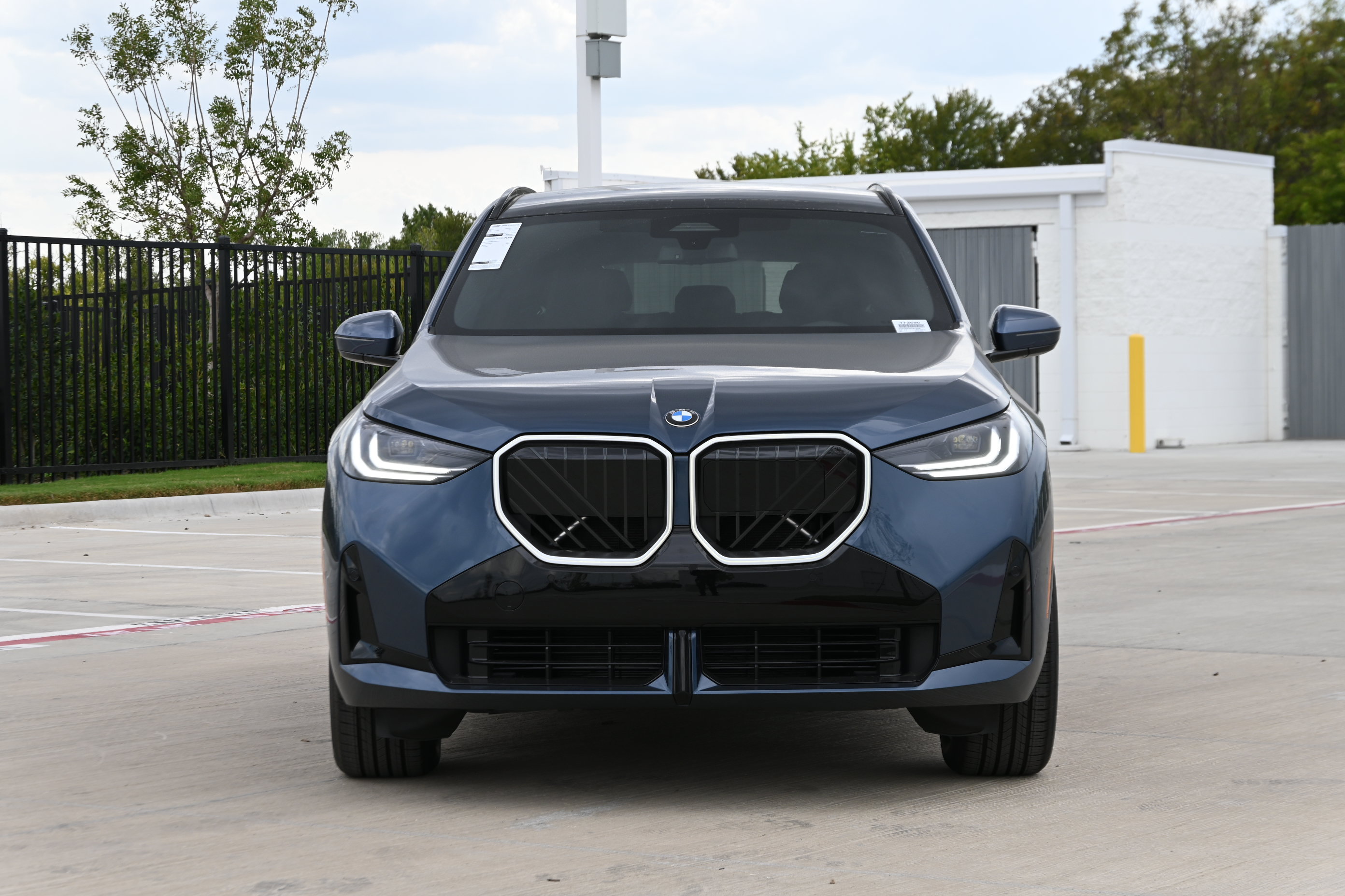 New 2026 BMW X3 xDrive30i w/ M Sport Package AWD/4WD image 2