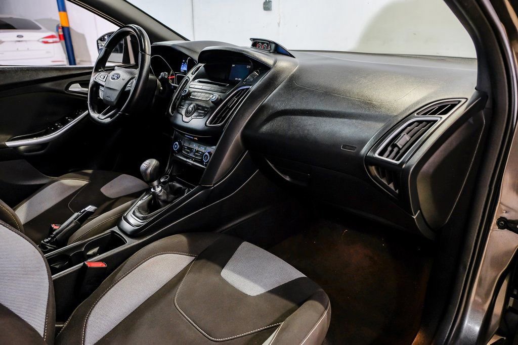 Used 2015 Ford Focus ST image 18