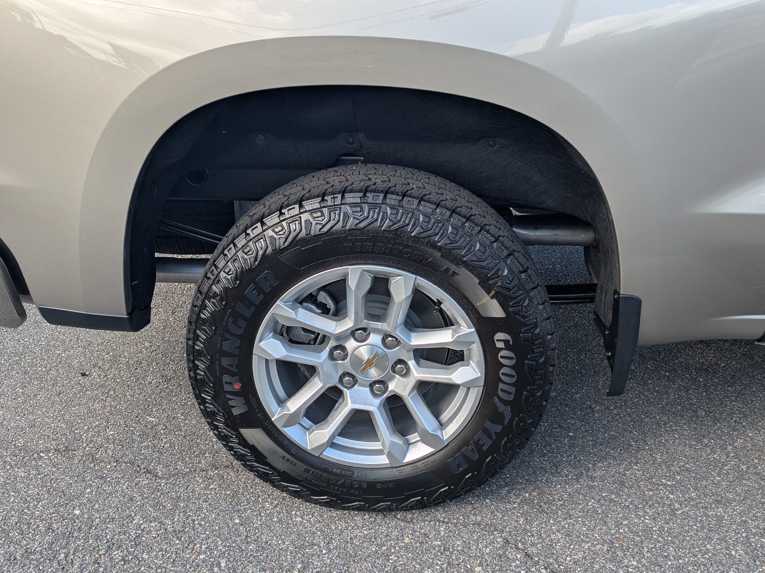 New 2026 Chevrolet Silverado 1500 LT w/ Z71 Off-Road Package AWD/4WD image 11
