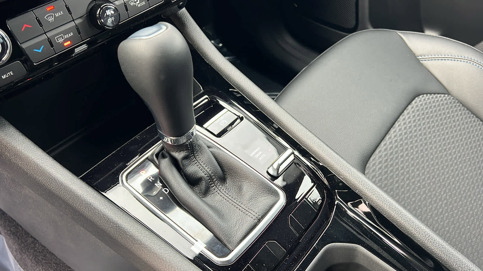 New 2026 Jeep Compass Latitude image 13