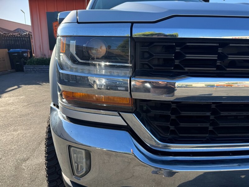 Used 2017 Chevrolet Silverado 1500 LT AWD/4WD image 3