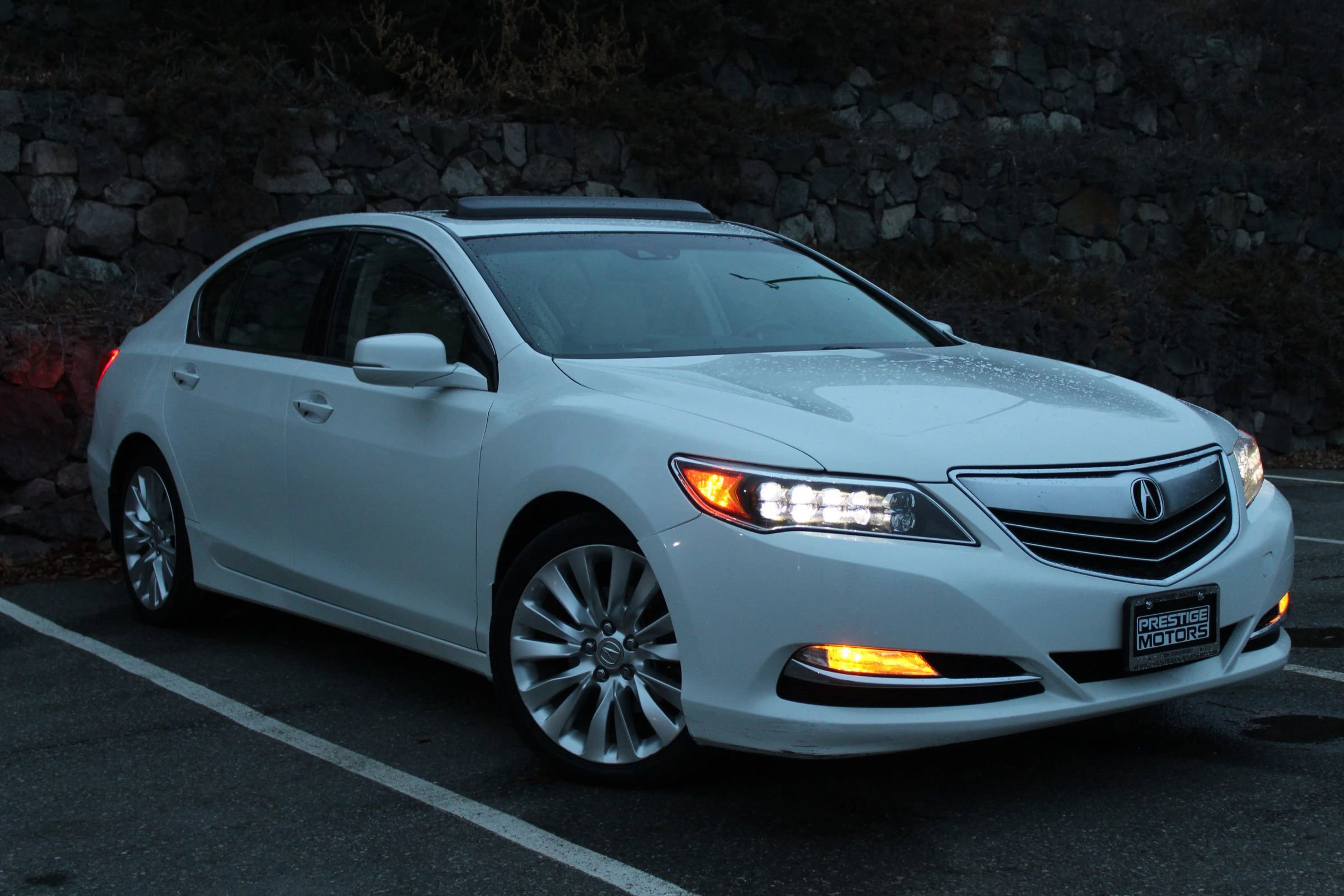 Used 2015 Acura RLX w/ Technology Package image 4