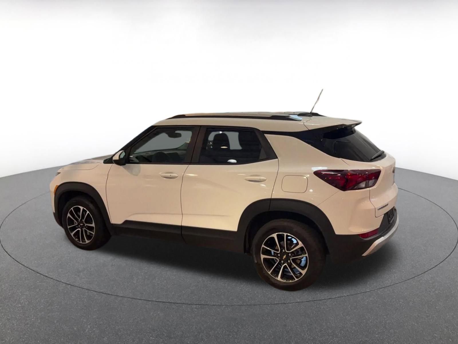 Used 2025 Chevrolet TrailBlazer LT image 10