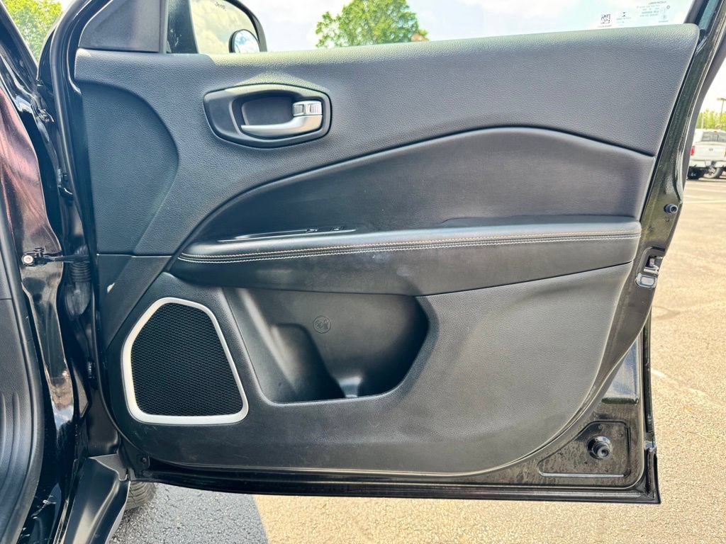 Used 2019 Jeep Compass Latitude w/ Popular Equipment Group AWD/4WD image 23