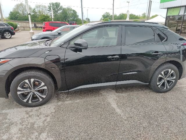 Used 2023 Toyota bZ4X XLE w/ Weather Package FWD image 12