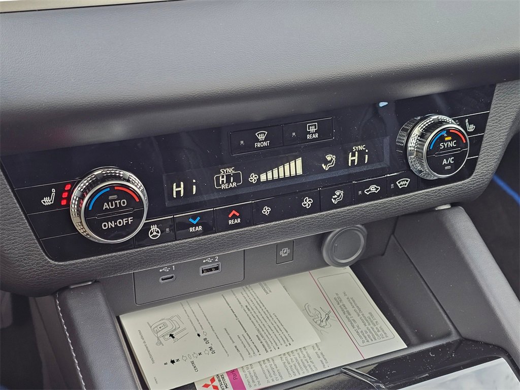 New 2025 Mitsubishi Outlander SEL Black Edition image 13