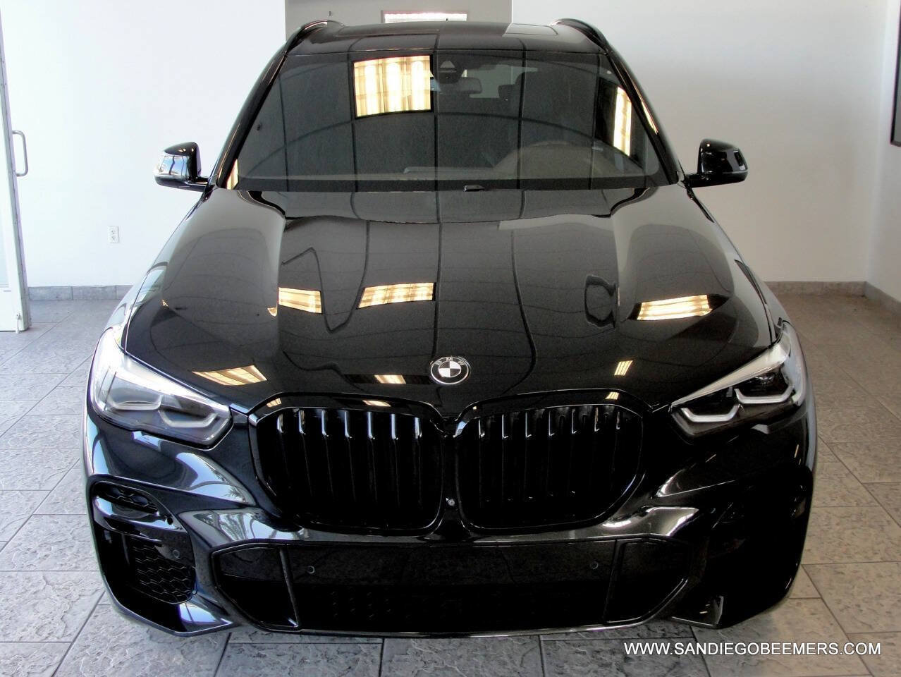 Used 2022 BMW X5 xDrive40i w/ M Sport Package AWD/4WD image 13
