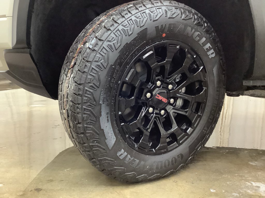 New 2026 GMC Canyon Elevation w/ Convenience Package image 30