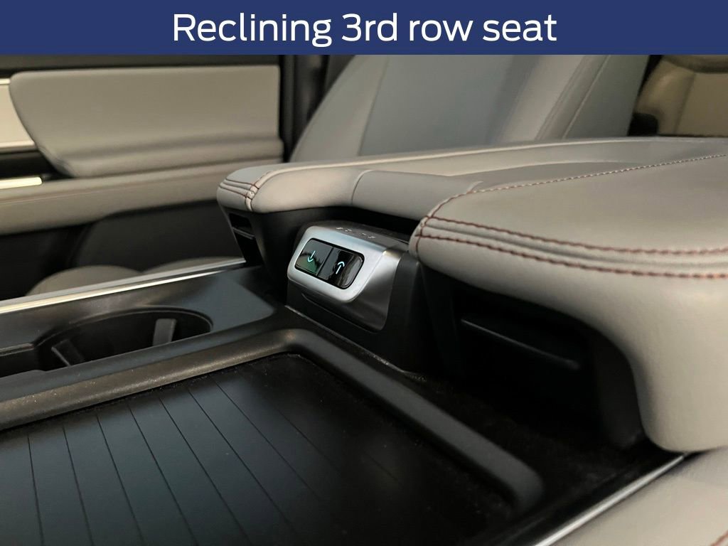 Used 2025 Ford Expedition Active image 11