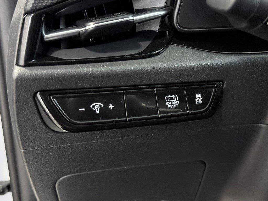 Used 2023 Kia Niro EX image 37