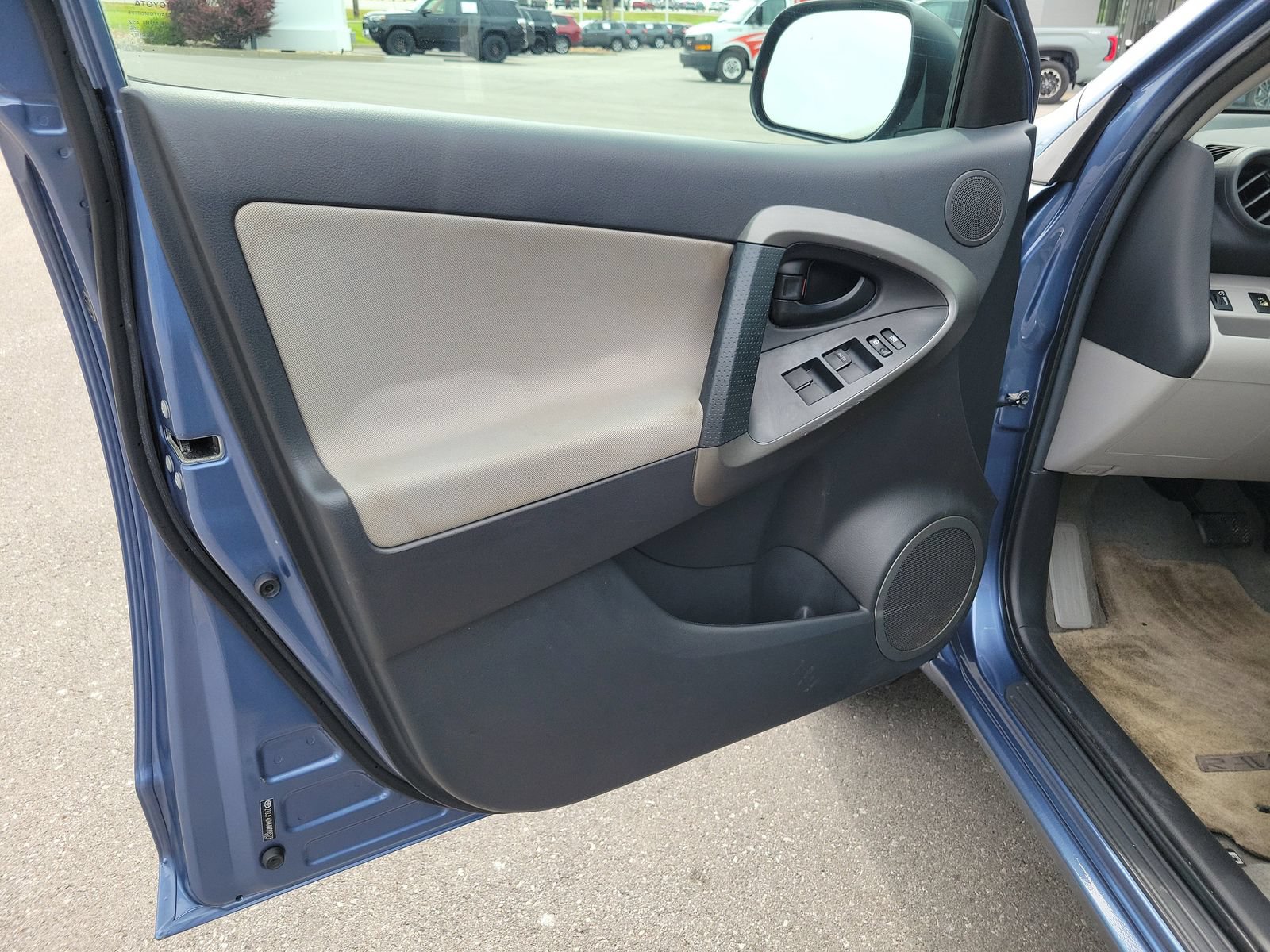 Used 2010 Toyota RAV4 4WD w/ 3rd Row image 18