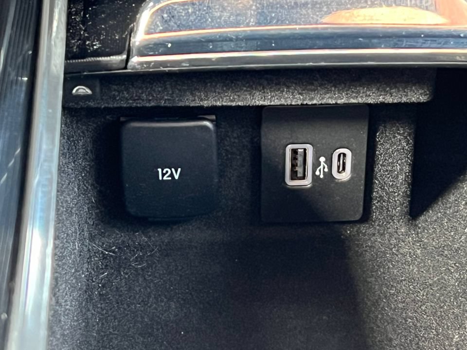 Used 2021 Lincoln Corsair AWD image 27