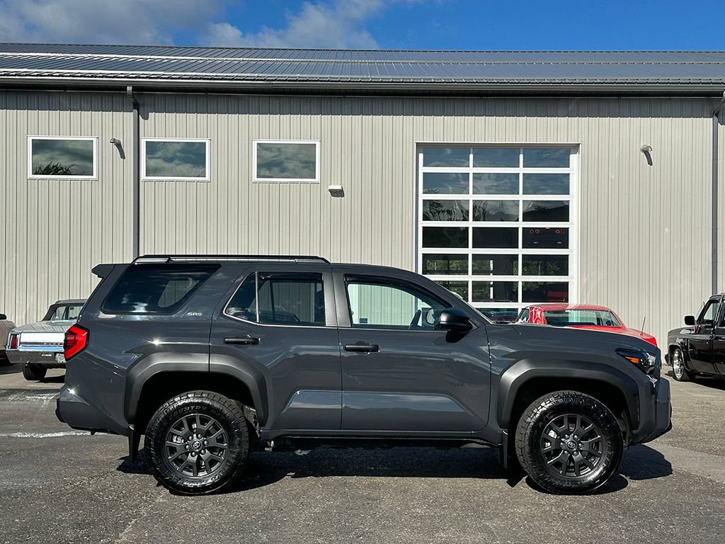 Used 2025 Toyota 4Runner SR5 AWD/4WD image 12