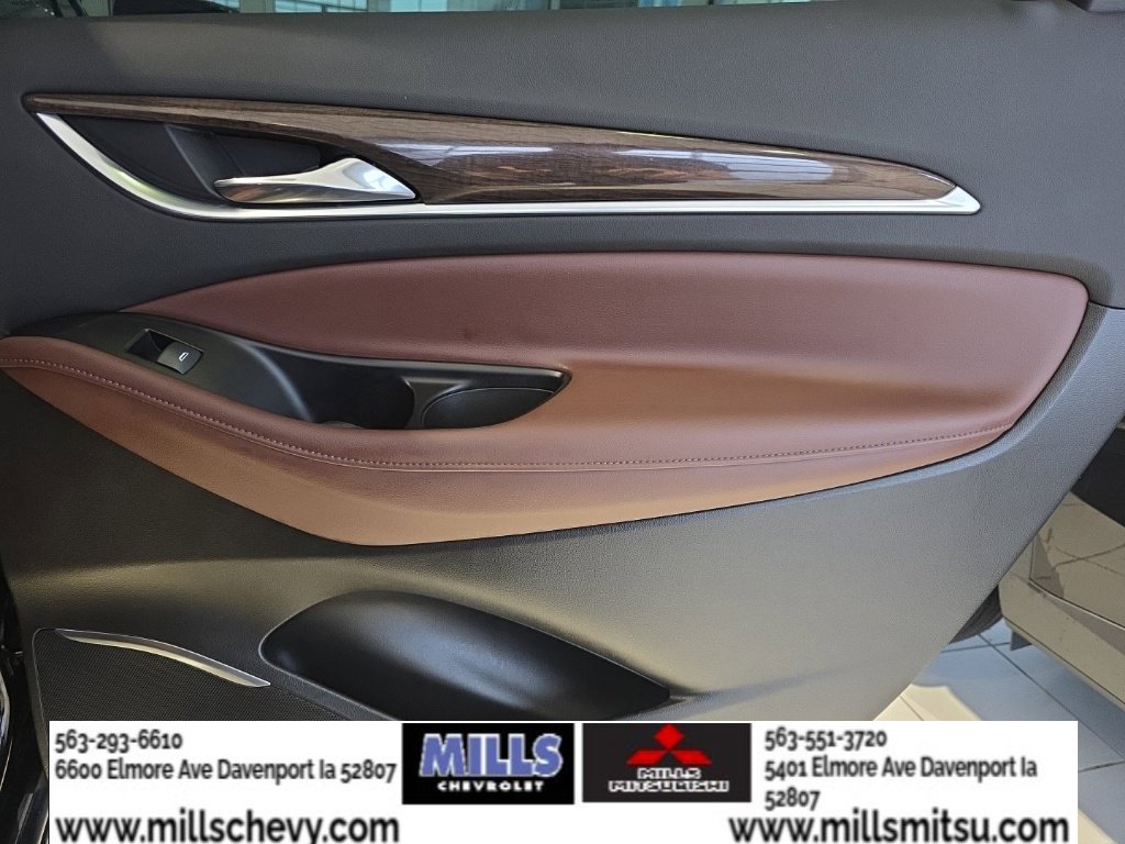 Used 2018 Buick Enclave Avenir FWD image 33