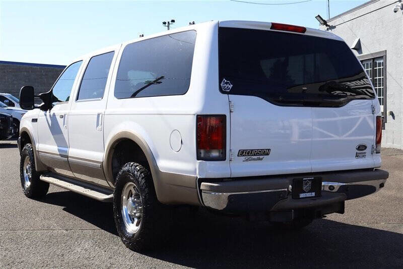 Used 2002 Ford Excursion Limited image 3