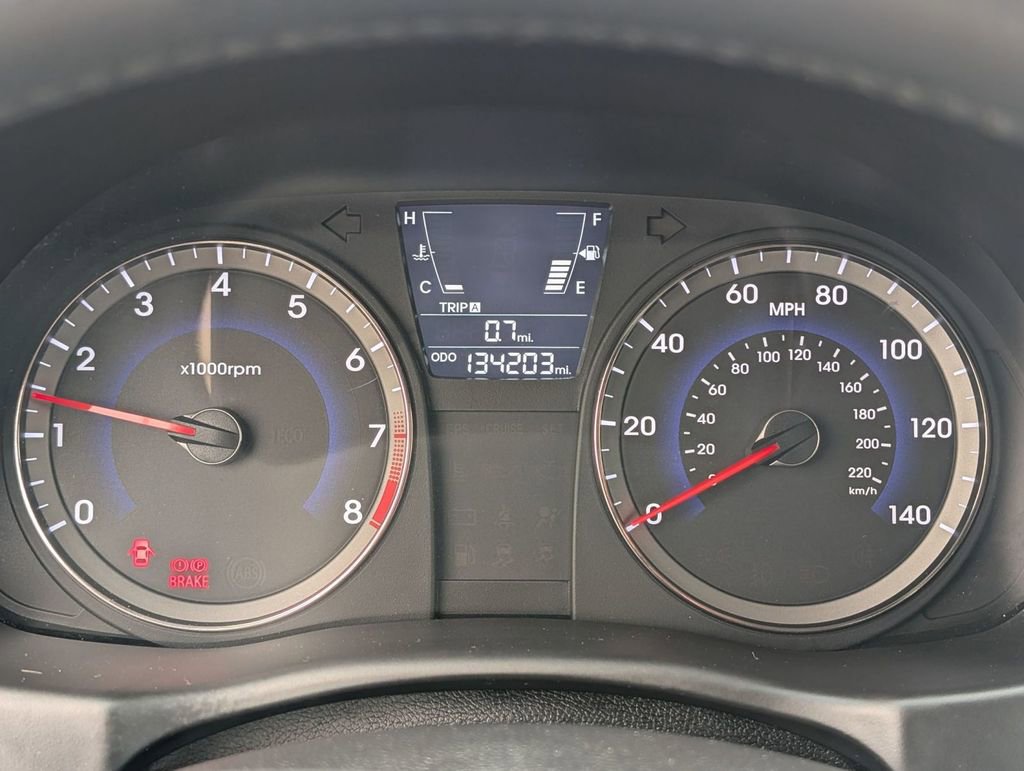 Used 2013 Hyundai Accent SE image 22