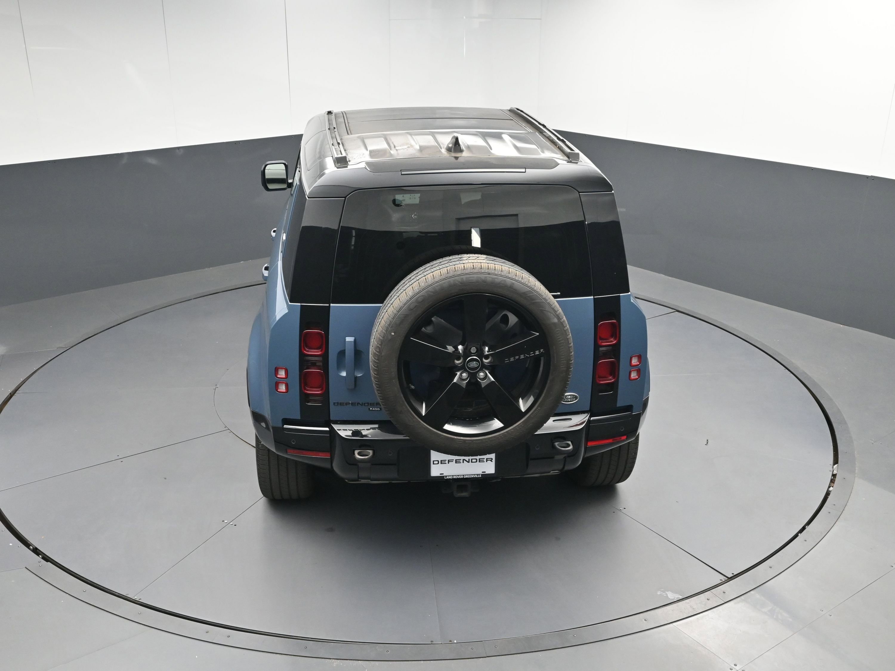 Certified 2023 Land Rover Defender 110 X-Dynamic SE image 36