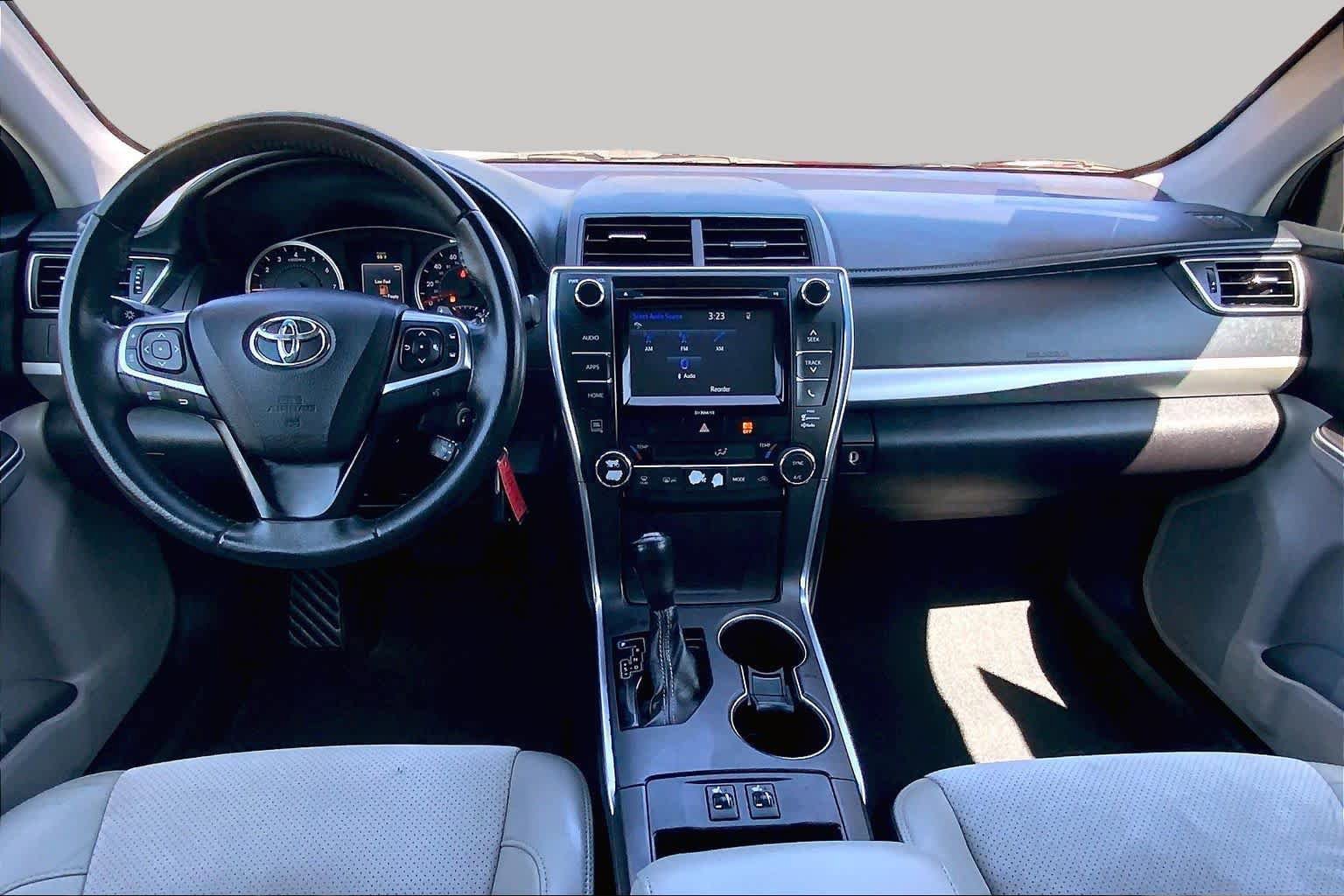Used 2017 Toyota Camry XSE FWD image 13