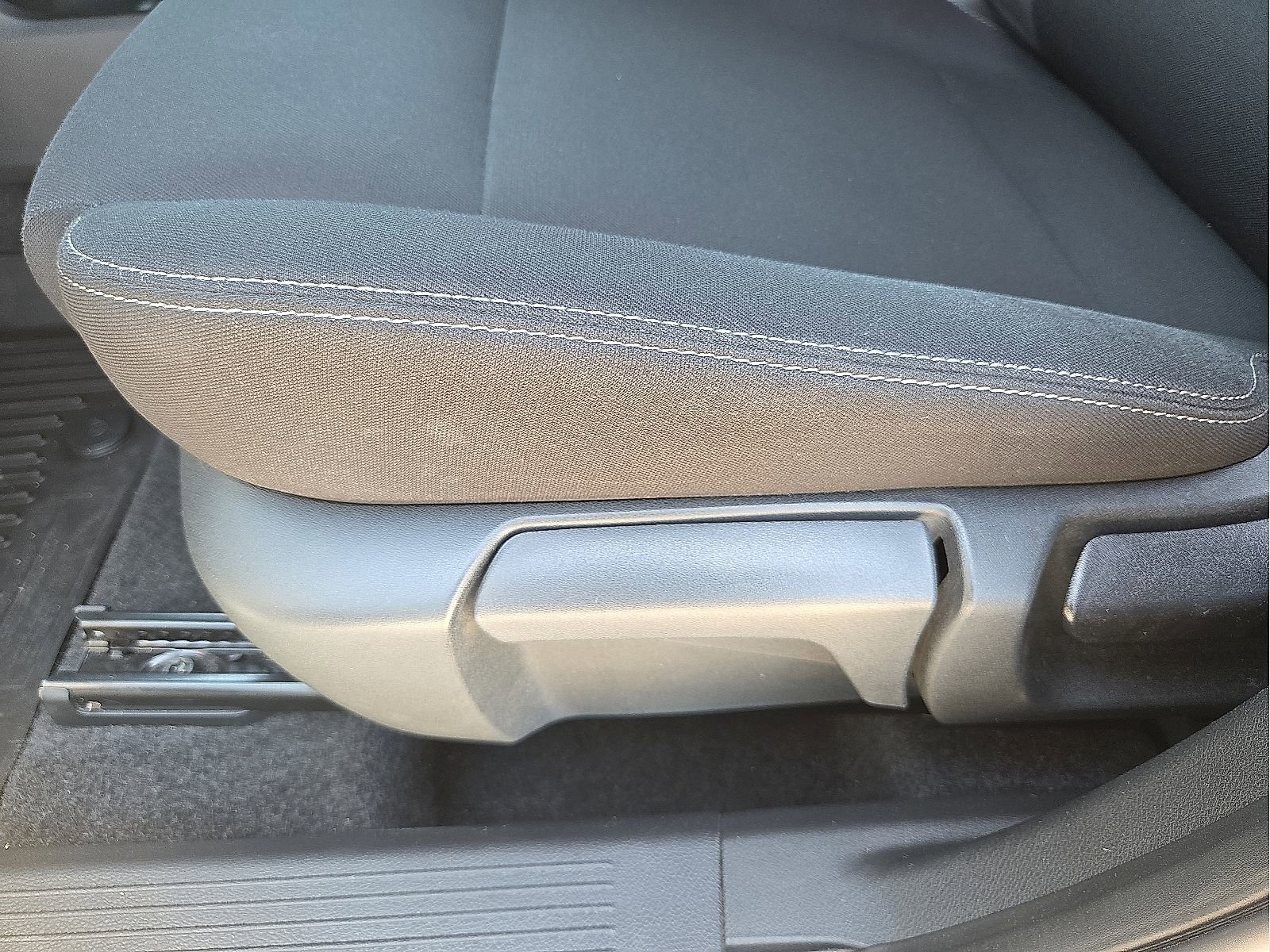Used 2023 Nissan Rogue S AWD/4WD image 14