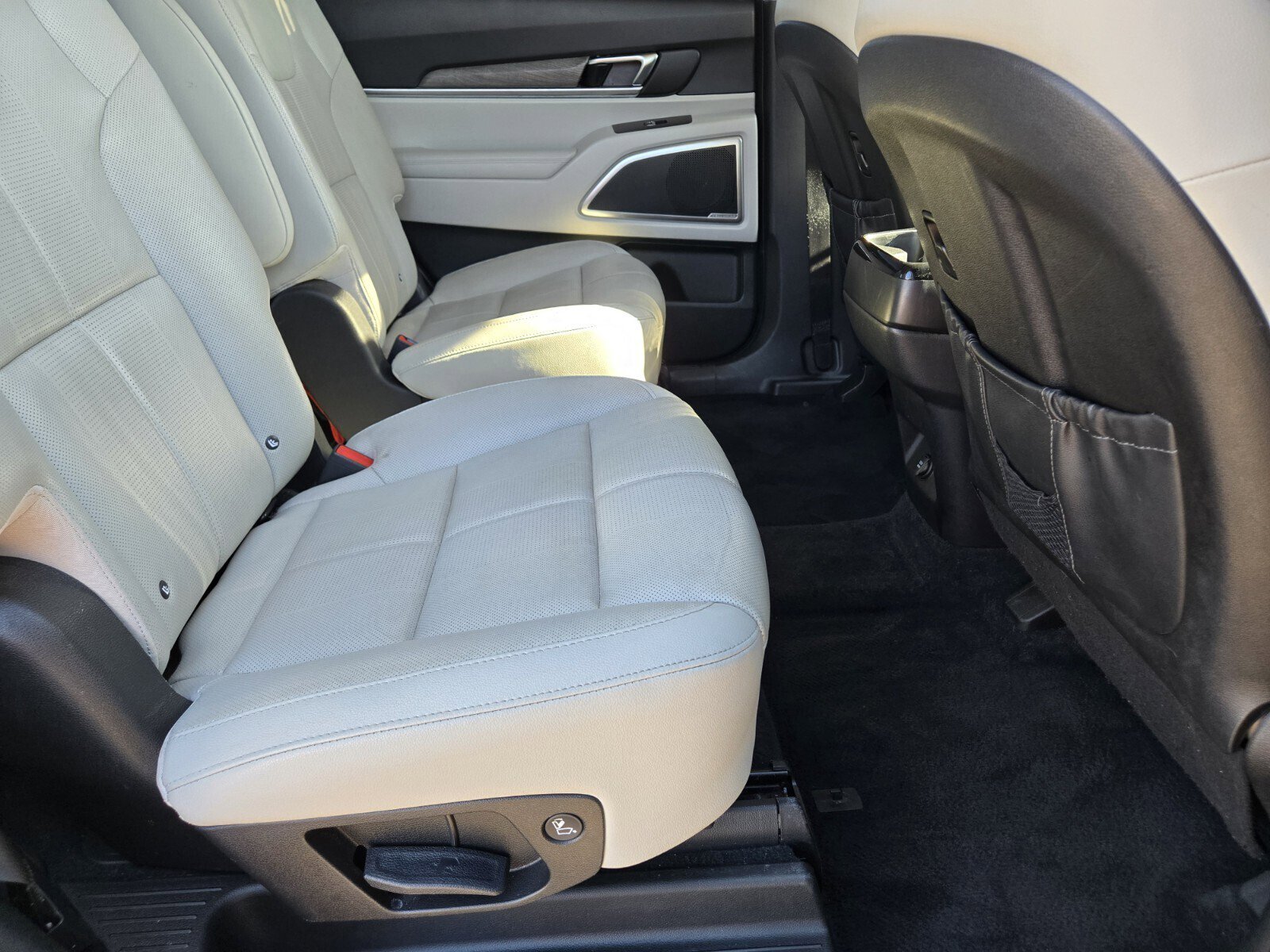 Certified 2022 Kia Telluride EX w/ EX Premium Package image 16