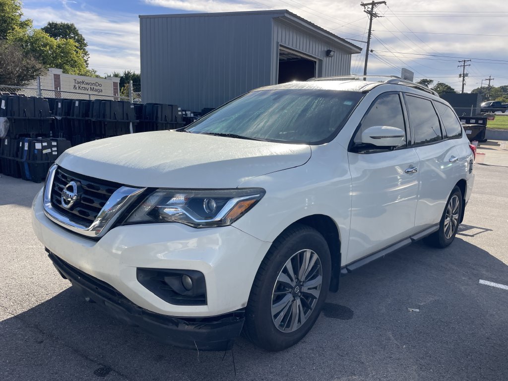 Used 2017 Nissan Pathfinder SL w/ SL Tech Package AWD/4WD image 3