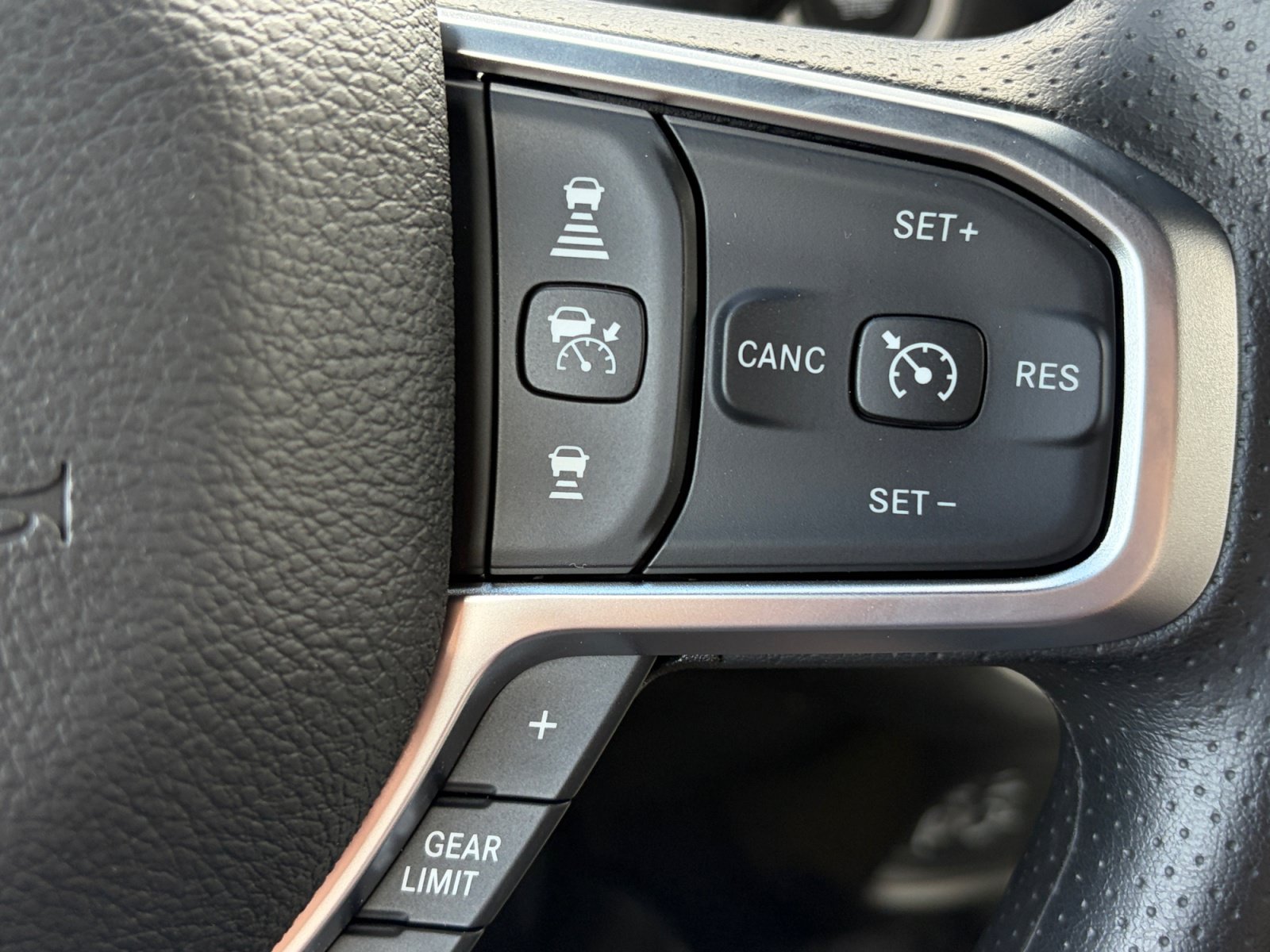 New 2027 RAM 3500 Laramie AWD/4WD image 18